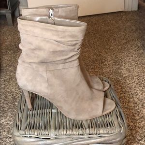 vince camuto catillia open toe bootie